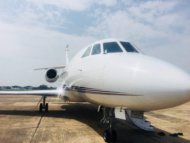 vt-tat-dassault-falcon-front